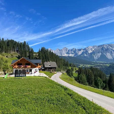 Haus Tennstein Apartamento *